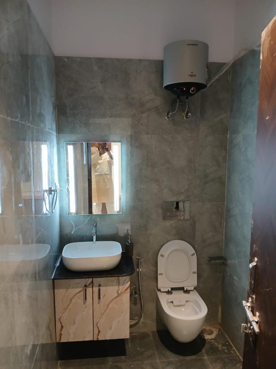 Hotel Jaipur In, Jatipura Parikrama Marg Near Mukharvind Temple Govardhan Екстериор снимка